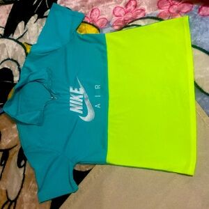 Short sleeve half turquoise blue half lime, green, Nike air fitness shirt
